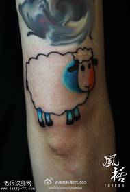 Modello di tatuaggio alpaca color braccio