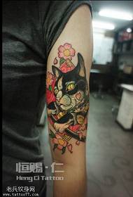 Arm color cat rosas na bulaklak ng tattoo ng larawan