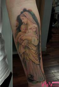 Niyakap ni Madonna ang larawan ng baby lambing tattoo tattoo