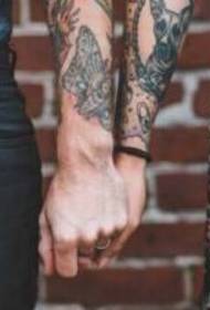Par tetovaža: do starih dana, nema starih ruku