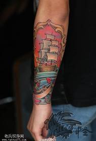 Uzorak za tetovažu školskog jedrilice u boji