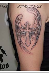 Рака со крилја, вкрстена тетоважа