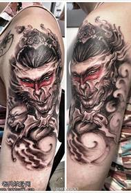 Armer svart og grått, stor sol, tatoveringsmønster fra Sun Wukong