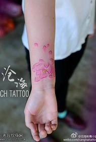 Arm farve lotus tatoveringsbillede