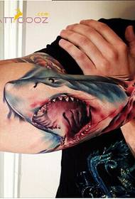 Yaron hannun super hali babban shark tattoo ƙirar