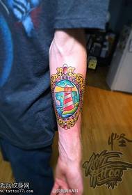 Modello tatuaggio braccio scuola colore braccio