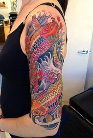 მოდური squid ყვავილების arm tattoo