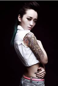 Vacker sexig mode temperament skönhet personlighet arm tatuering bild