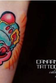 Modello tatuaggio braccio color gelato