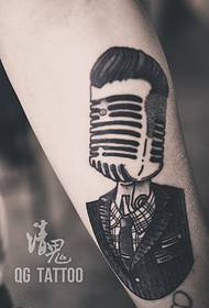 Patrón de tatuaje de micrófono de traje de pierna para hombre