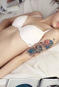 Bikini ຄວາມງາມ sexy ແຂນ boa tattoo ຮູບ