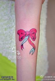 Слика лук тетоважа руке