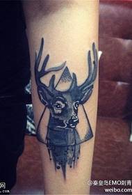 ຮູບແບບ tattoo antelope ຂອງແຂນ