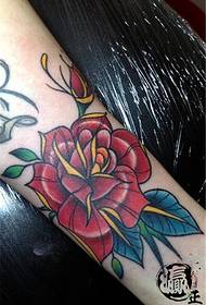 Arm persoanlikheid kleur skoalle rose tattoo patroan