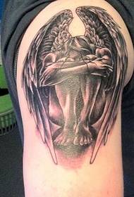 Arm en tatoveret engeltatovering