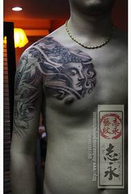 Arm traditionele inktvis tattoo patroon