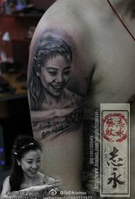 Kev zoo nkauj portrait tattoo qauv