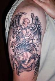 Tatoo la malaika wa kibinafsi kwenye mkono mkubwa
