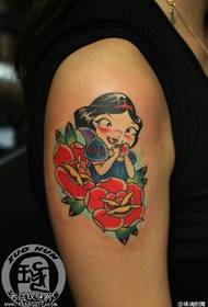Cadro de tatuaxe de rosa de rapaza da escola brazo