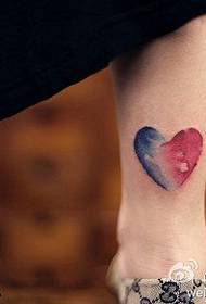 Brazo hermoso pequeño patrón de tatuaje de amor
