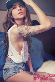 Quruxda quruxda Yurub iyo Mareykanka ayaa ah tattoo qurux badan