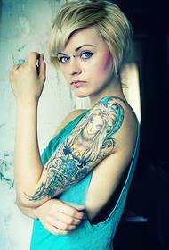 Beauty Arm Persönlichkeit Tattoo Bild