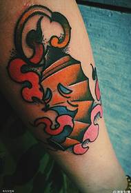 Modello del tatuaggio dell'ippocampo spinoso colorato dell'acquerello