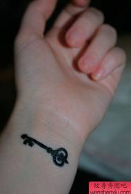 Handgelenk Key Tattoo