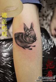 გოგონას მკლავი cute პატარა bunny tattoo ნიმუში