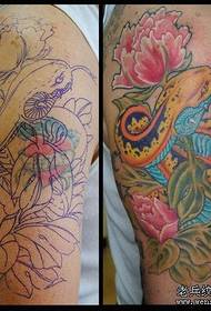 Leungit oray warna oray pola peony tattoo