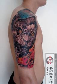 Moški roko čeden levi vzorec tatoo