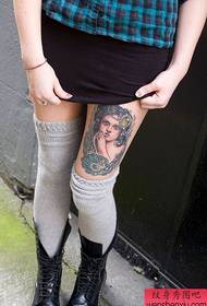 Нога дівчина татуювання візерунок