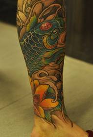 Ko te taera e mahi ana te mahi tattoo lotus koi