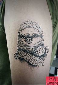 Tattoo show, preporučite apstraktnu tetovažu sova na rukama