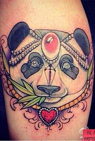 Patrwm tatŵ panda un ysgol fraich