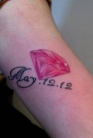 Dívčí paže uvnitř tetování vzor diamantový dopis