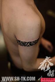 rameno paže prsten totem tetování vzor