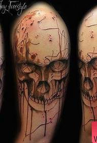 Spettacolo di tatuaggi, raccomandare un lavoro del tatuaggio del cranio del braccio
