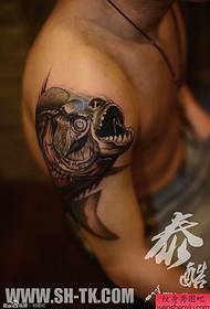 padrão de tatuagem de braço masculino tubarão 2