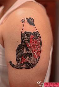 Tatuaj de pisică cu armă mare