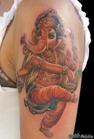Elefanttijumalan tatuointikuvio: käsivarren väri norsunjumalan tatuointikuvio
