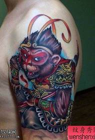 Spektaklo pri tatuoj, rekomendu grandan koloron de brakoj de Sun Wukong-tatuado