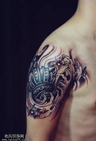 Spettacolo di tatuaggi, consiglia un tatuaggio a corona di braccia