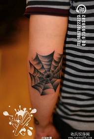 Arm Ellbog klassesch Moud Spinneweb Tattoo Muster