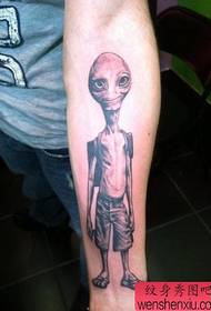 Espectacle de tatuatges, recomana un tatuatge alienígena de braç