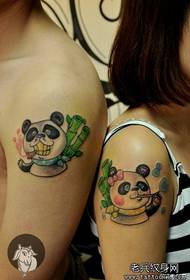 Braț cuplu model de tatuaj panda