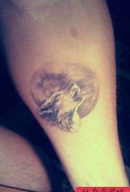 Tattoo golf na wolf hannu an raba shi da jarfa