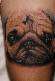 Pug tattoo-patroon: arm schattig pug tattoo-patroon