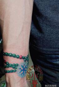 Hermoso patrón de tatuaje de pulseira de cores