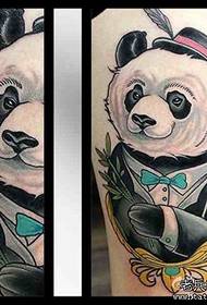 Arm klasický módní panda tetování vzor
